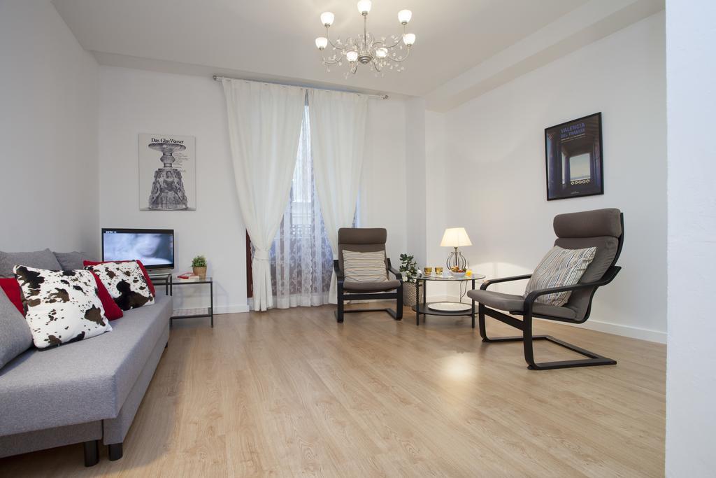 Singularstays Plaza Redonda فالنسيا الغرفة الصورة